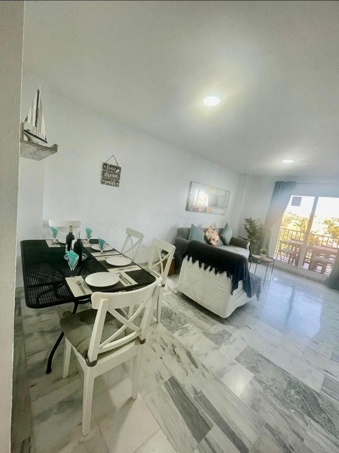 Two Bed, Two Bath Apartment With Sea Views - Angel De Miraflores マラガ エクステリア 写真